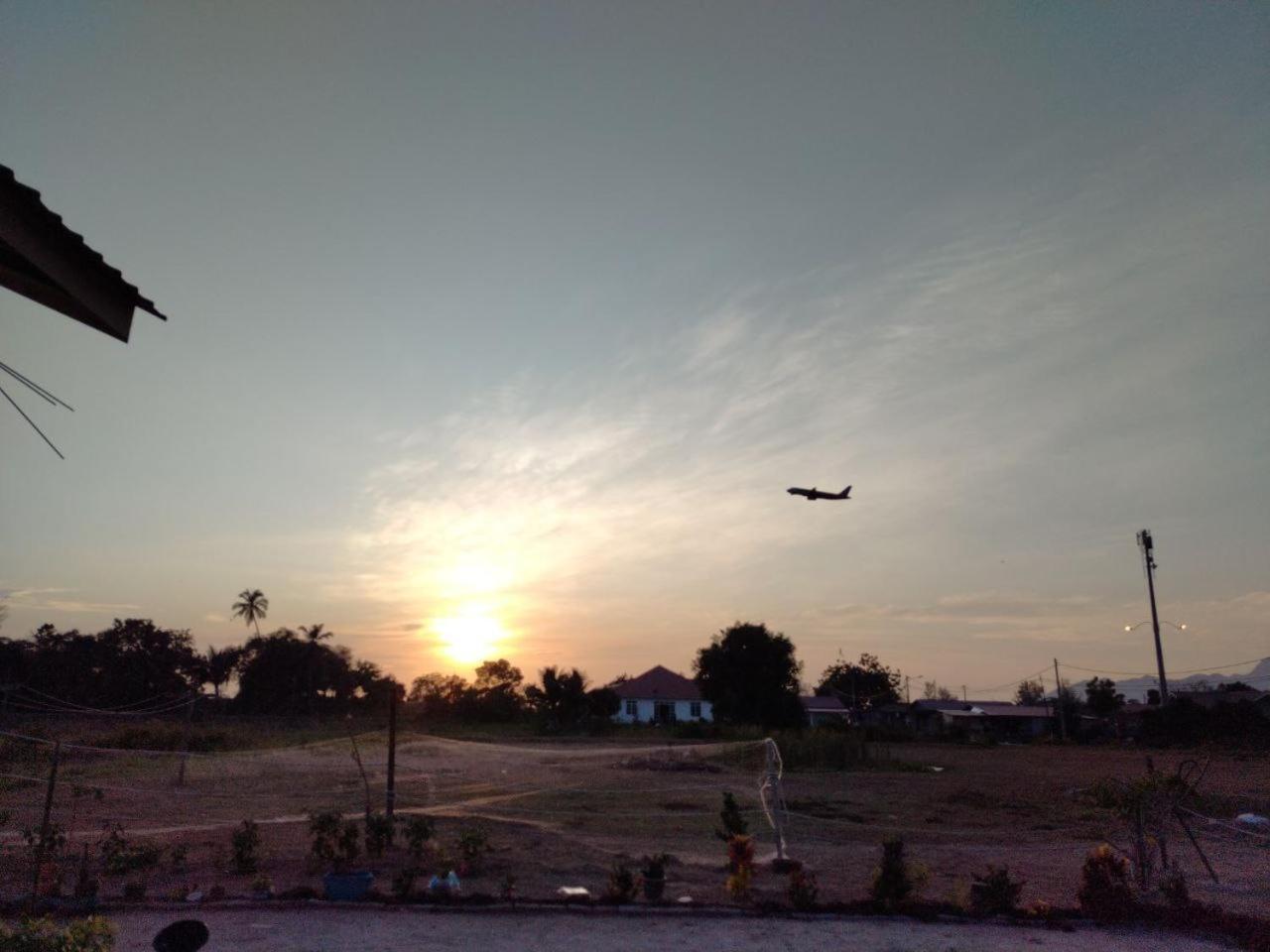 Motel Funduq Al Busyra Pantai Cenang  Exterior foto
